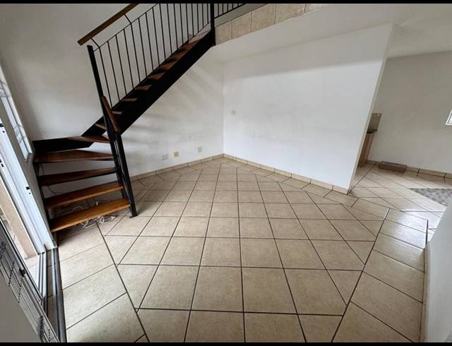 2 BEDROOM TOWNHOUSE FOR SALE IN GLEN MARAIS